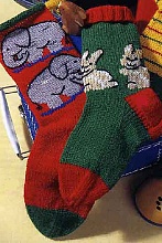 Детские вязаные носки со слониками